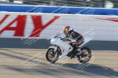 media/Jan-21-2022-Fastrack Riders (Fri) [[90b5309cc6]]/Level 1/Session 1 Front Straight/